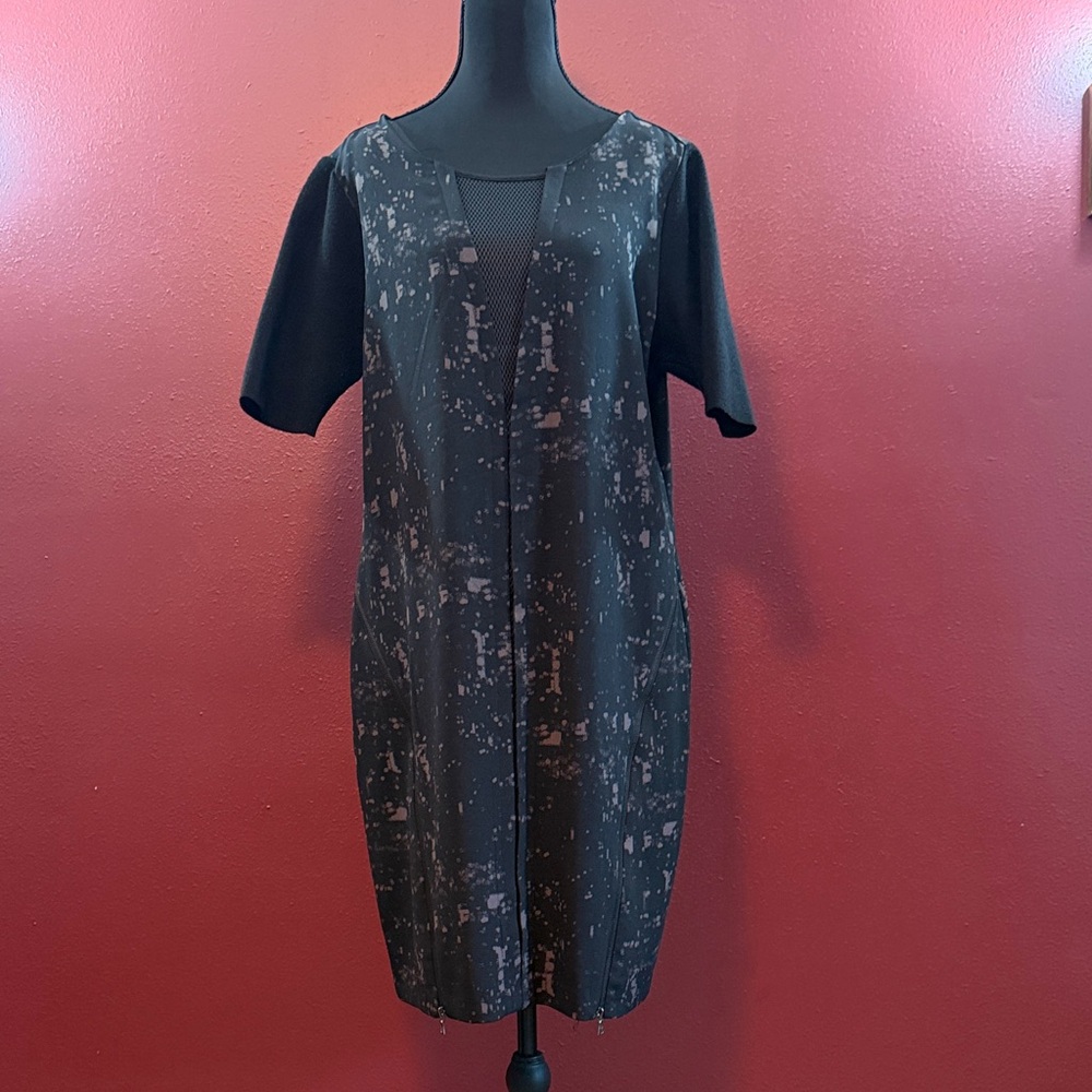 Elie Tahari Black and Gray Patterned Dress